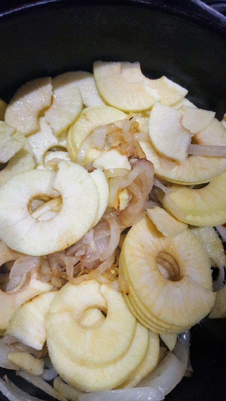 Fried Apples ‘n Onions (inspired by Farmer Boy) « Eliot's Eats