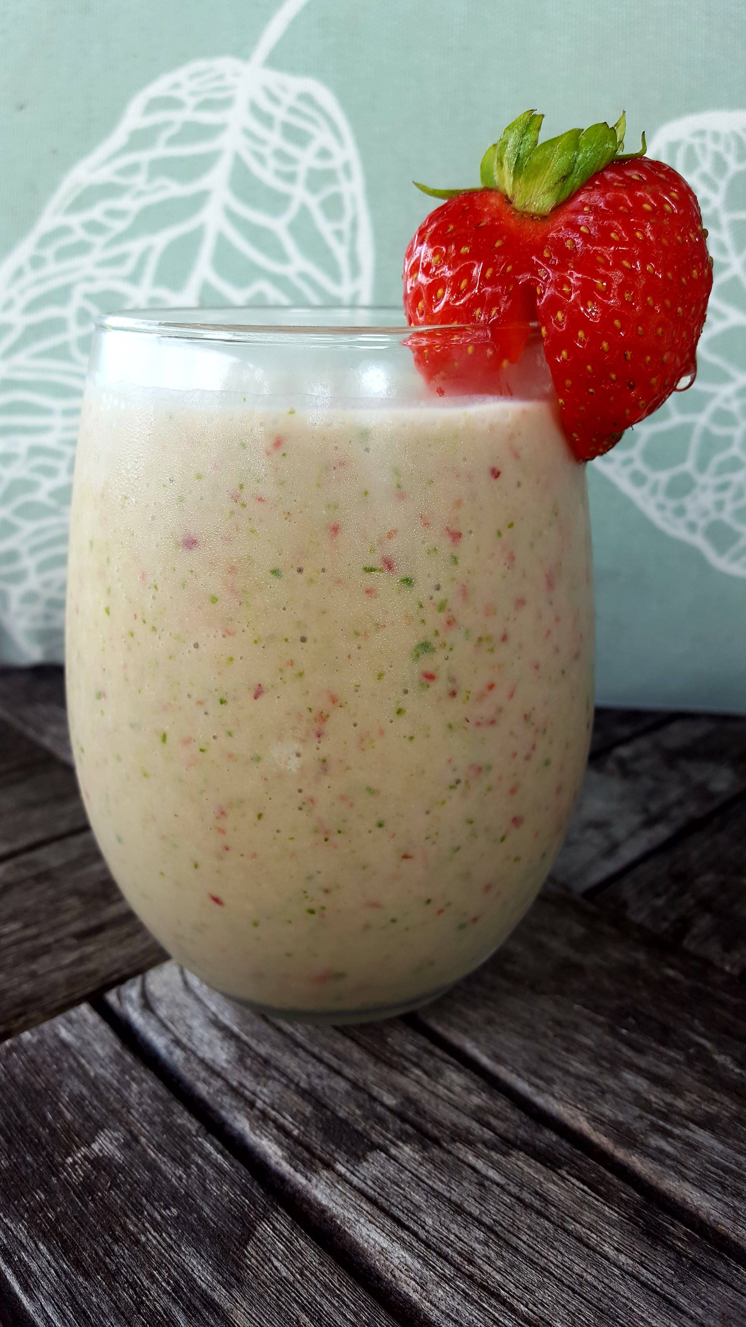 StrawberrySpinach Smoothies « Eliot's Eats